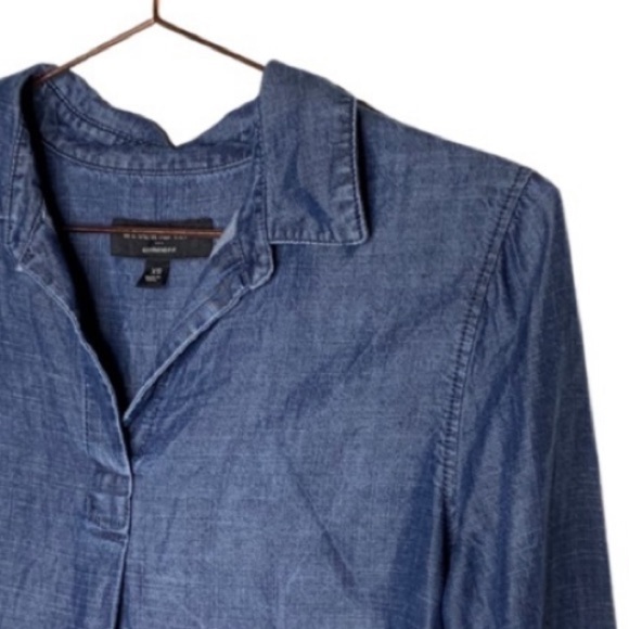 Banana Republic Boyfriend Fit Chambray Top - Picture 3 of 5